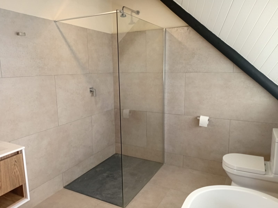To Let 4 Bedroom Property for Rent in Cintsa East Eastern Cape